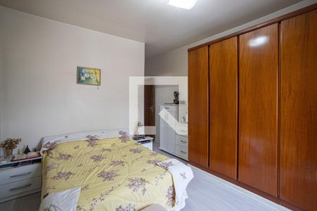 Casa à venda com 200m², 4 quartos e 5 vagas Casa à venda com 200m², 4 quartos e 5 vagasSuíte