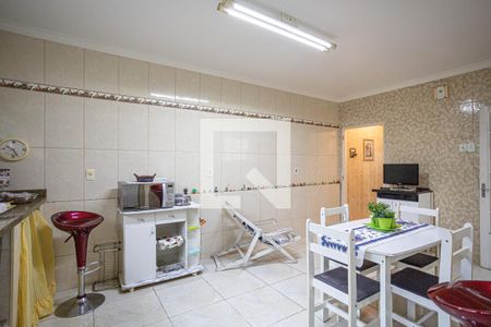 Casa à venda com 200m², 4 quartos e 5 vagas Casa à venda com 200m², 4 quartos e 5 vagasCozinha