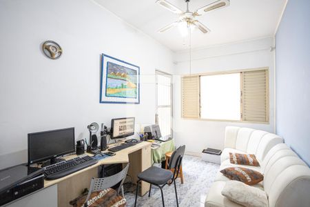 Casa à venda com 200m², 4 quartos e 5 vagas Casa à venda com 200m², 4 quartos e 5 vagasQuarto 1