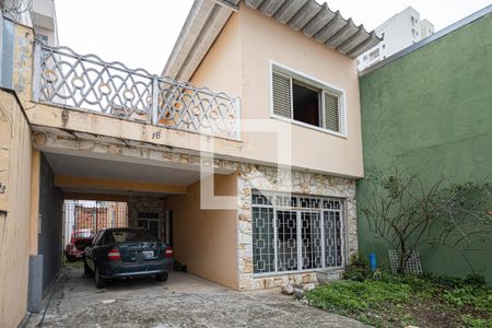 Casa à venda com 200m², 4 quartos e 5 vagas Casa à venda com 200m², 4 quartos e 5 vagasGaragem