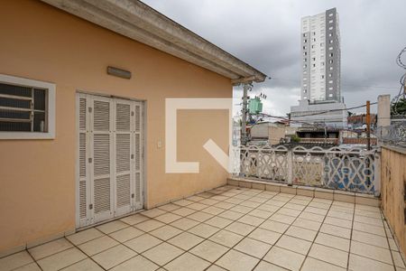 Casa à venda com 200m², 4 quartos e 5 vagas Casa à venda com 200m², 4 quartos e 5 vagasVaranda do Quarto 1