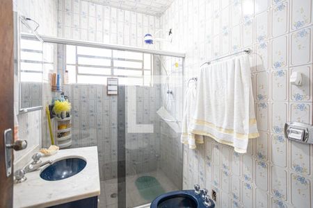 Casa à venda com 200m², 4 quartos e 5 vagas Casa à venda com 200m², 4 quartos e 5 vagasBanheiro 1