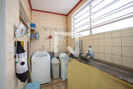 Casa à venda com 200m², 4 quartos e 5 vagas Casa à venda com 200m², 4 quartos e 5 vagasÁrea de Serviço