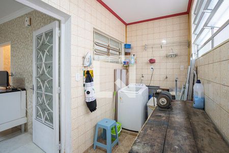 Casa à venda com 200m², 4 quartos e 5 vagas Casa à venda com 200m², 4 quartos e 5 vagasÁrea de Serviço