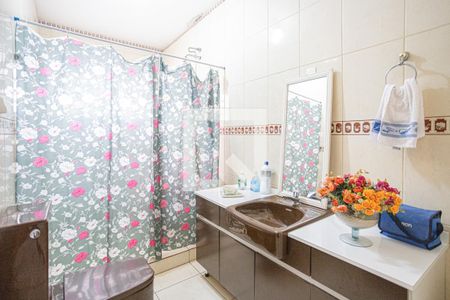 Casa à venda com 200m², 4 quartos e 5 vagas Casa à venda com 200m², 4 quartos e 5 vagasBanheiro 2