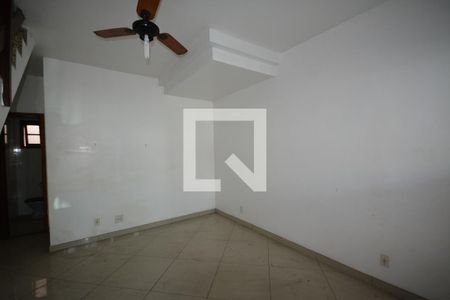 Sala de casa à venda com 2 quartos, 299m² em Vila da Penha, Rio de Janeiro