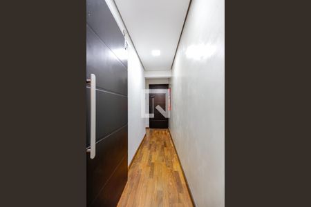 Corredor Entrada de apartamento à venda com 3 quartos, 90m² em Vila Paiva, São Paulo