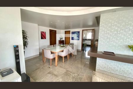 Apartamento à venda com 155m², 4 quartos e 3 vagasSala