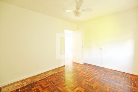 Quarto 1 de apartamento para alugar com 2 quartos, 53m² em Medianeira, Porto Alegre