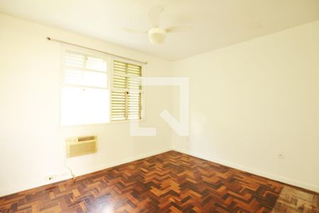 Quarto 1 de apartamento para alugar com 2 quartos, 53m² em Medianeira, Porto Alegre