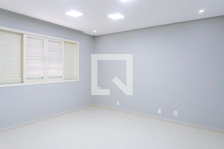 Suite de casa à venda com 5 quartos, 235m² em Jardim Prudência, São Paulo