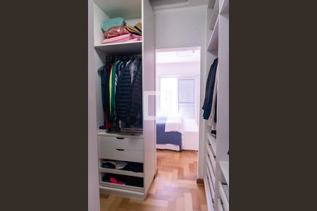 Closet da suíte 1 de casa à venda com 4 quartos, 261m² em Jardim Prudência, São Paulo