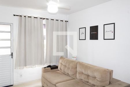 Sala de casa de condomínio para alugar com 2 quartos, 63m² em Guaratiba, Rio de Janeiro