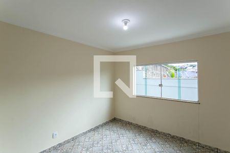 Quarto 1 de casa para alugar com 2 quartos, 61m² em Jardim dos Comerciários (venda Nova), Belo Horizonte