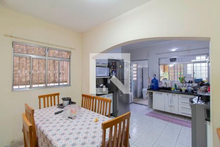 Casa para alugar com 284m², 4 quartos e 2 vagas Casa para alugar com 284m², 4 quartos e 2 vagasCozinha