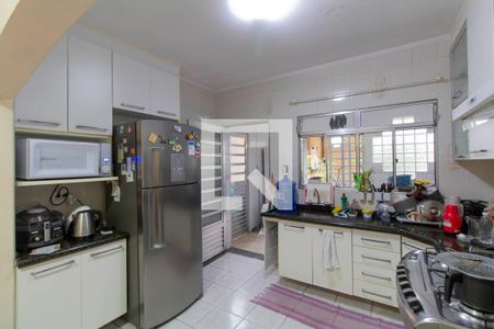 Casa para alugar com 284m², 4 quartos e 2 vagas Casa para alugar com 284m², 4 quartos e 2 vagasCozinha