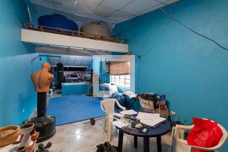 Casa para alugar com 284m², 4 quartos e 2 vagas Casa para alugar com 284m², 4 quartos e 2 vagasSótão
