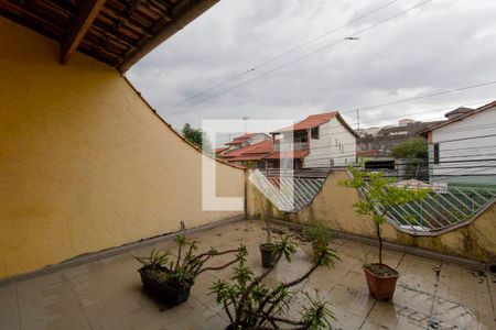 Casa para alugar com 284m², 4 quartos e 2 vagas Casa para alugar com 284m², 4 quartos e 2 vagasVaranda Quarto 2