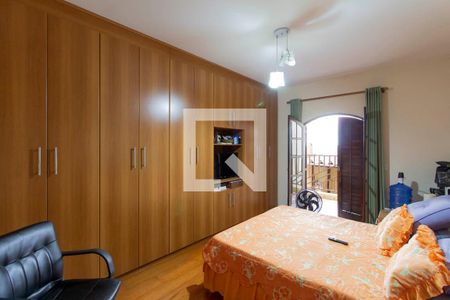 Casa para alugar com 284m², 4 quartos e 2 vagas Casa para alugar com 284m², 4 quartos e 2 vagasSuíte