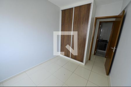 Quarto 2 de apartamento para alugar com 2 quartos, 58m² em Setor Cândida de Morais, Goiânia