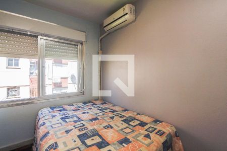 Quarto de apartamento para alugar com 1 quarto, 34m² em Jardim Itu Sabará, Porto Alegre