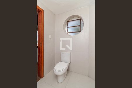 Banheiro da Suíte de apartamento para alugar com 3 quartos, 95m² em São Sebastião, Porto Alegre