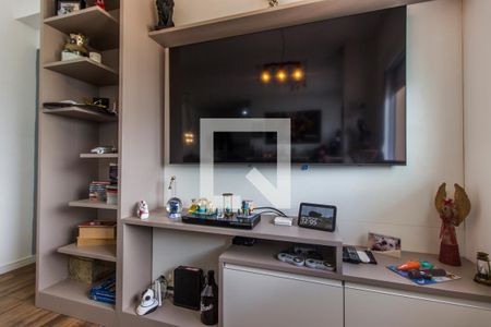 Sala de TV de apartamento à venda com 2 quartos, 90m² em Centro Comercial Jubran, Barueri