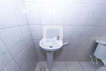 Banheiro de casa de condomínio para alugar com 1 quarto, 40m² em Bento Ribeiro, Rio de Janeiro