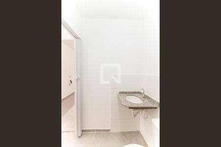 Banheiro de apartamento para alugar com 1 quarto, 26m² em Parque Paulistano, São Paulo