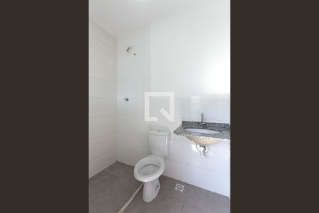Banheiro  de apartamento para alugar com 1 quarto, 26m² em Parque Paulistano, São Paulo
