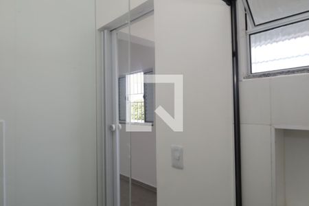 Banheiro de kitnet/studio para alugar com 1 quarto, 26m² em Parque Paulistano, São Paulo