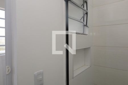 Banheiro de kitnet/studio para alugar com 1 quarto, 26m² em Parque Paulistano, São Paulo