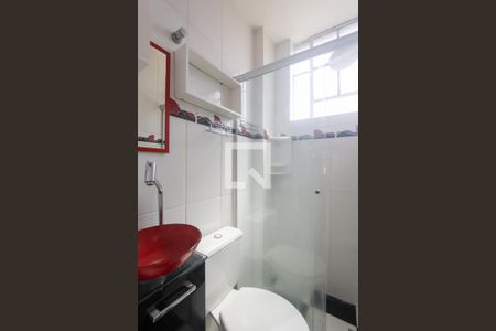 Banheiro de apartamento para alugar com 1 quarto, 45m² em Vila Ipiranga, Porto Alegre