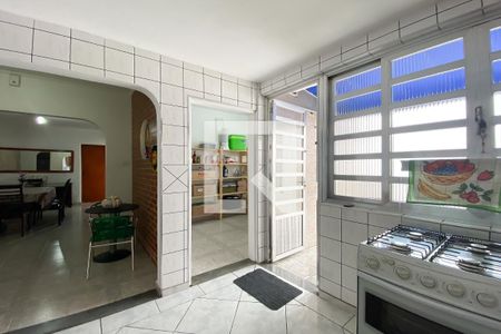 Casa à venda com 367m², 4 quartos e 2 vagas Casa à venda com 367m², 4 quartos e 2 vagasCozinha