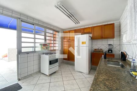 Casa à venda com 367m², 4 quartos e 2 vagas Casa à venda com 367m², 4 quartos e 2 vagasCozinha
