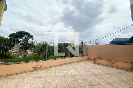 Casa à venda com 367m², 4 quartos e 2 vagas Casa à venda com 367m², 4 quartos e 2 vagasÁrea de Serviço