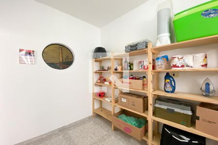 Casa à venda com 367m², 4 quartos e 2 vagas Casa à venda com 367m², 4 quartos e 2 vagasArmazém