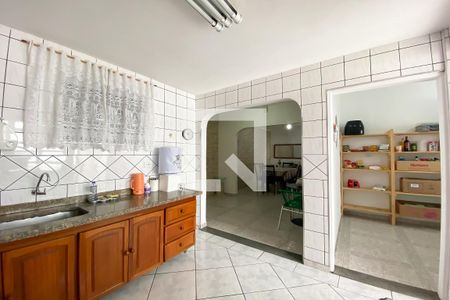 Casa à venda com 367m², 4 quartos e 2 vagas Casa à venda com 367m², 4 quartos e 2 vagasCozinha