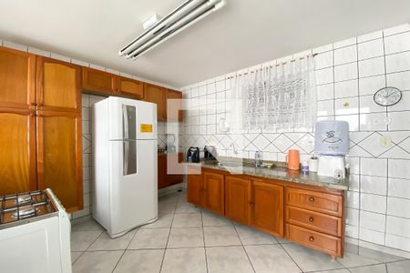 Casa à venda com 367m², 4 quartos e 2 vagas Casa à venda com 367m², 4 quartos e 2 vagasCozinha