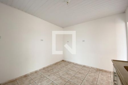 Casa à venda com 367m², 4 quartos e 2 vagas Casa à venda com 367m², 4 quartos e 2 vagasCozinha e Área de Serviço