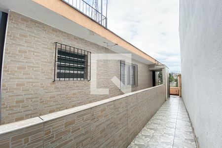 Casa à venda com 367m², 4 quartos e 2 vagas Casa à venda com 367m², 4 quartos e 2 vagasCorredor