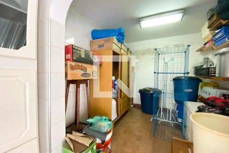 Casa à venda com 367m², 4 quartos e 2 vagas Casa à venda com 367m², 4 quartos e 2 vagasÁrea de Serviço