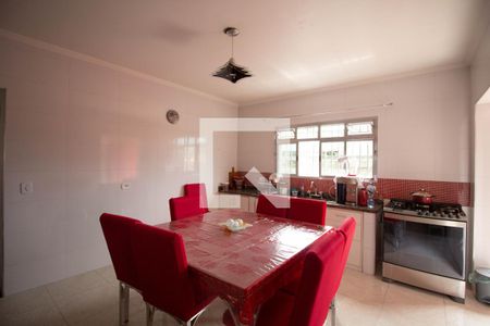 Casa à venda com 261m², 2 quartos e 6 vagas Casa à venda com 261m², 2 quartos e 6 vagasCozinha