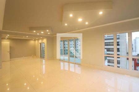Apartamento à venda com 235m², 4 quartos e 4 vagasSala