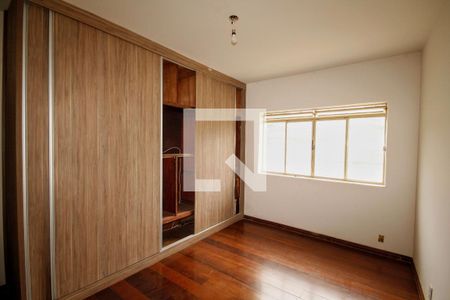 Quarto 1 de casa à venda com 4 quartos, 210m² em Paraíso, Belo Horizonte