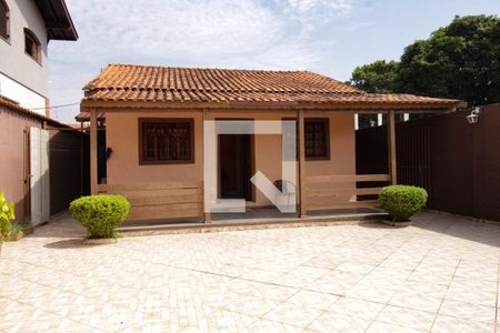 Casa para alugar com 420m², 2 quartos e 10 vagas Casa para alugar com 420m², 2 quartos e 10 vagasFachada