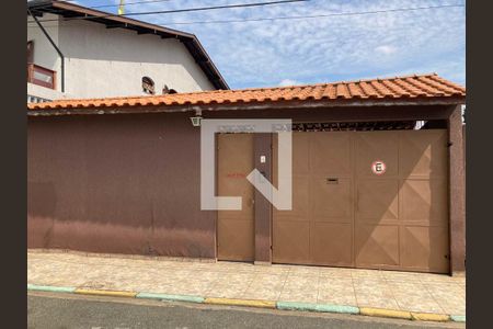 Casa para alugar com 420m², 2 quartos e 10 vagas Casa para alugar com 420m², 2 quartos e 10 vagasFachada