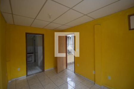 Quarto de kitnet/studio para alugar com 1 quarto, 42m² em Raul Veiga, São Gonçalo