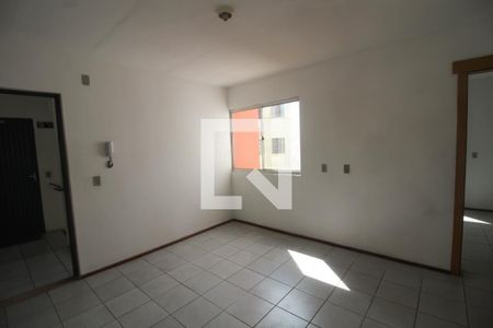 Sala de apartamento para alugar com 2 quartos, 44m² em Igara, Canoas