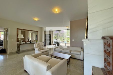 Sala de casa de condomínio à venda com 7 quartos, 700m² em Unidade de Vizinhanças Quintas Morro do Chapéu, Nova Lima